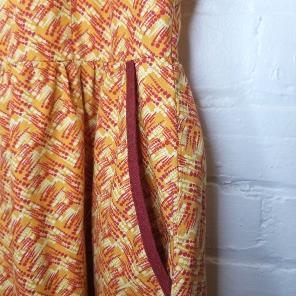 Mandala Design | Cut Out Retro Inspired Dress | M - Picture 3 of 6